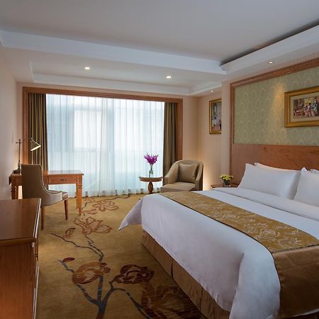 Vienna Hotel Shenzhen Bantian Vanke Zone 5 Экстерьер фото