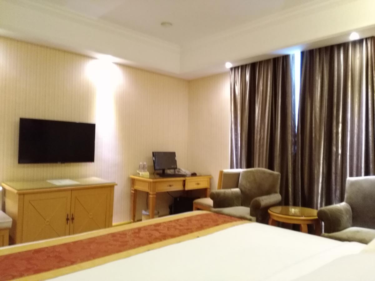 Vienna Hotel Shenzhen Bantian Vanke Zone 5 Экстерьер фото